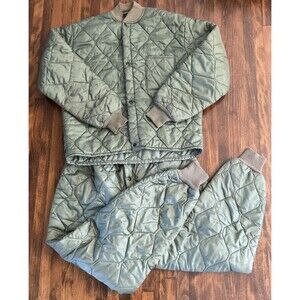 Vintage Vietnam USAF CWU-9/P Set Medium Green Quilted Jacket Trousers Underwear